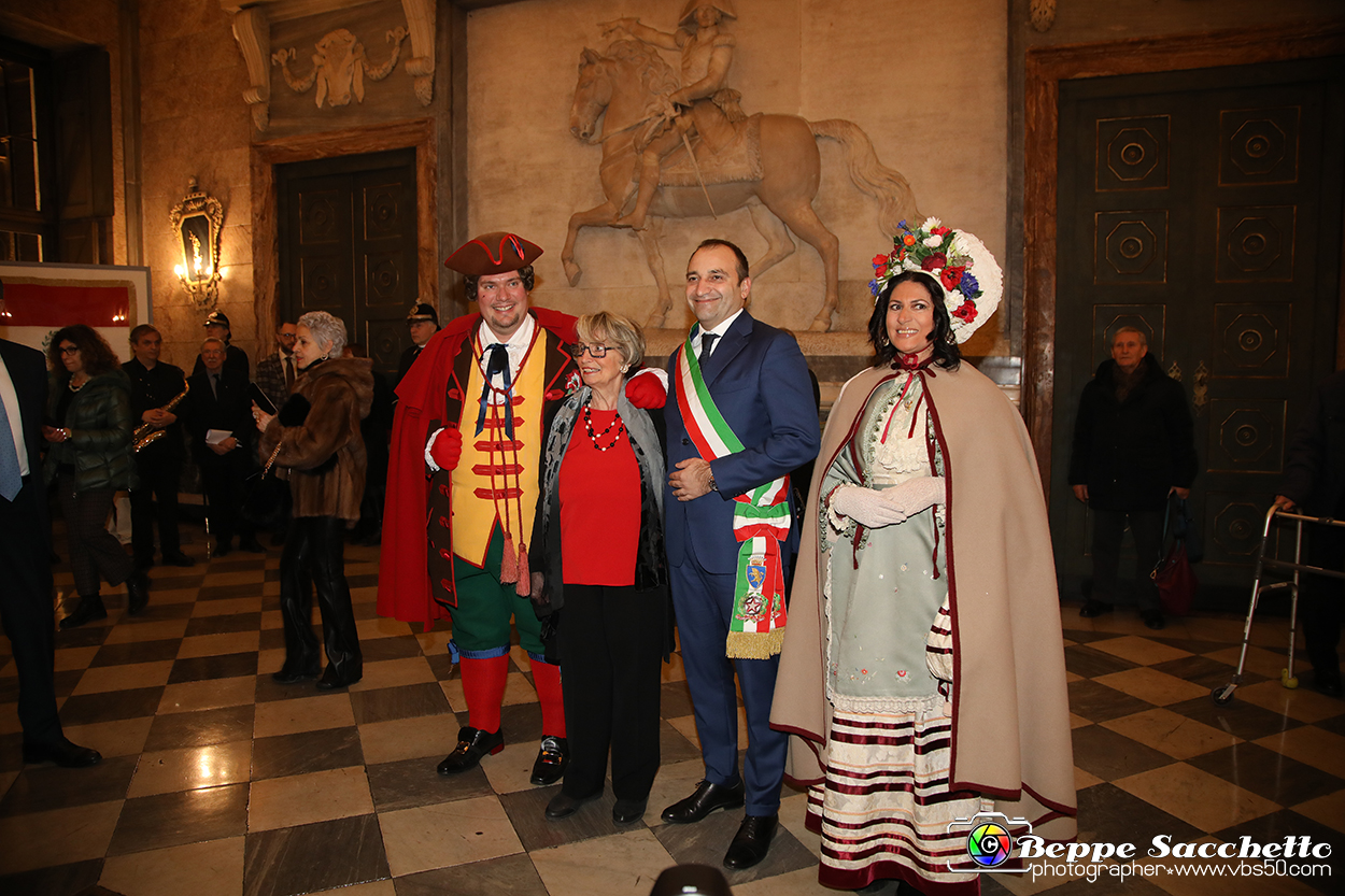 VBS_3542 - Investitura Ufficiale Gianduja e Giacometta Famija Turineisa - Carnevale di Torino 2024.jpg